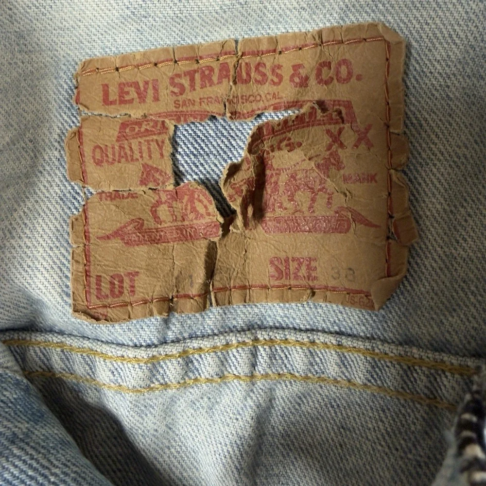 Vintage Levi's Big E Denim Jacket Lot 71557 Adult 38 Japanese Denim Distressed‎